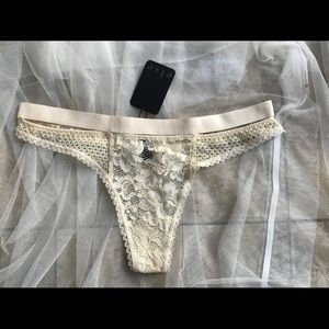 Petunia Thong by Else